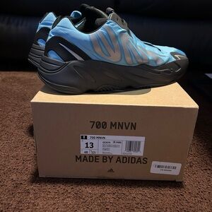 Yeezy Boost 700 MNVN